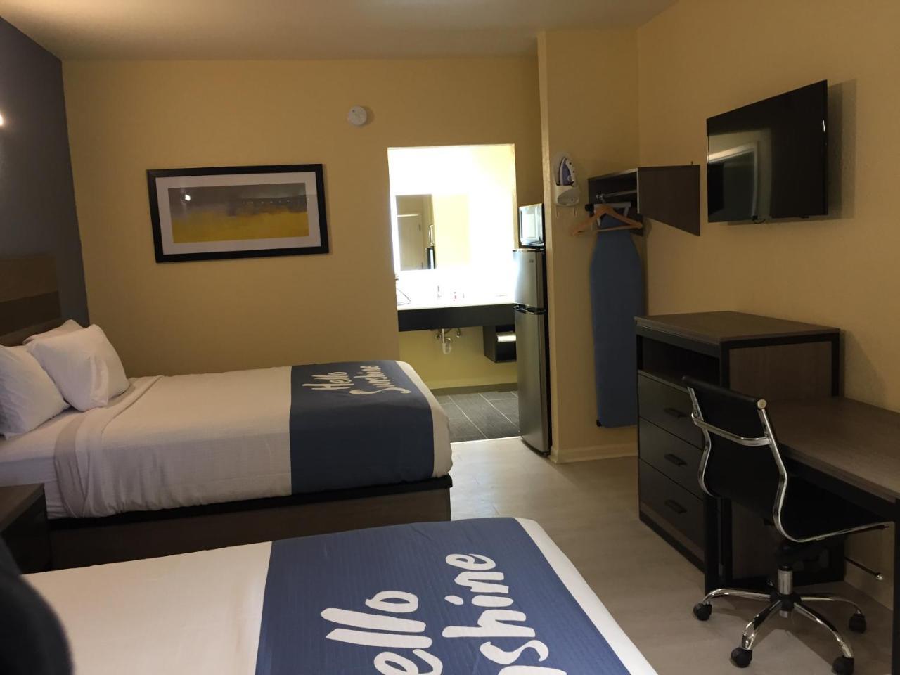 Days Inn By Wyndham פריפורט מראה חיצוני תמונה